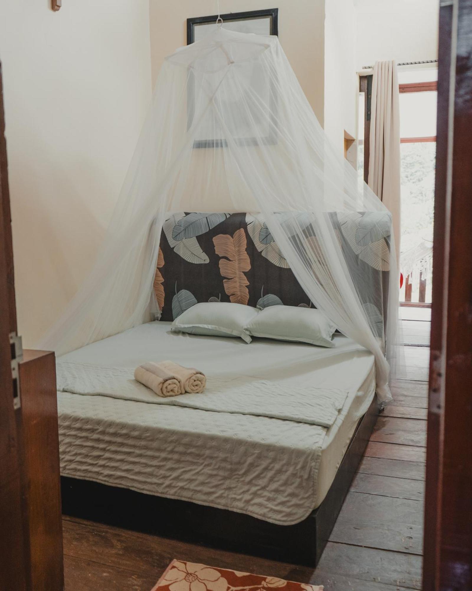 Charlys Little House Hotel Bukit Lawang Buitenkant foto