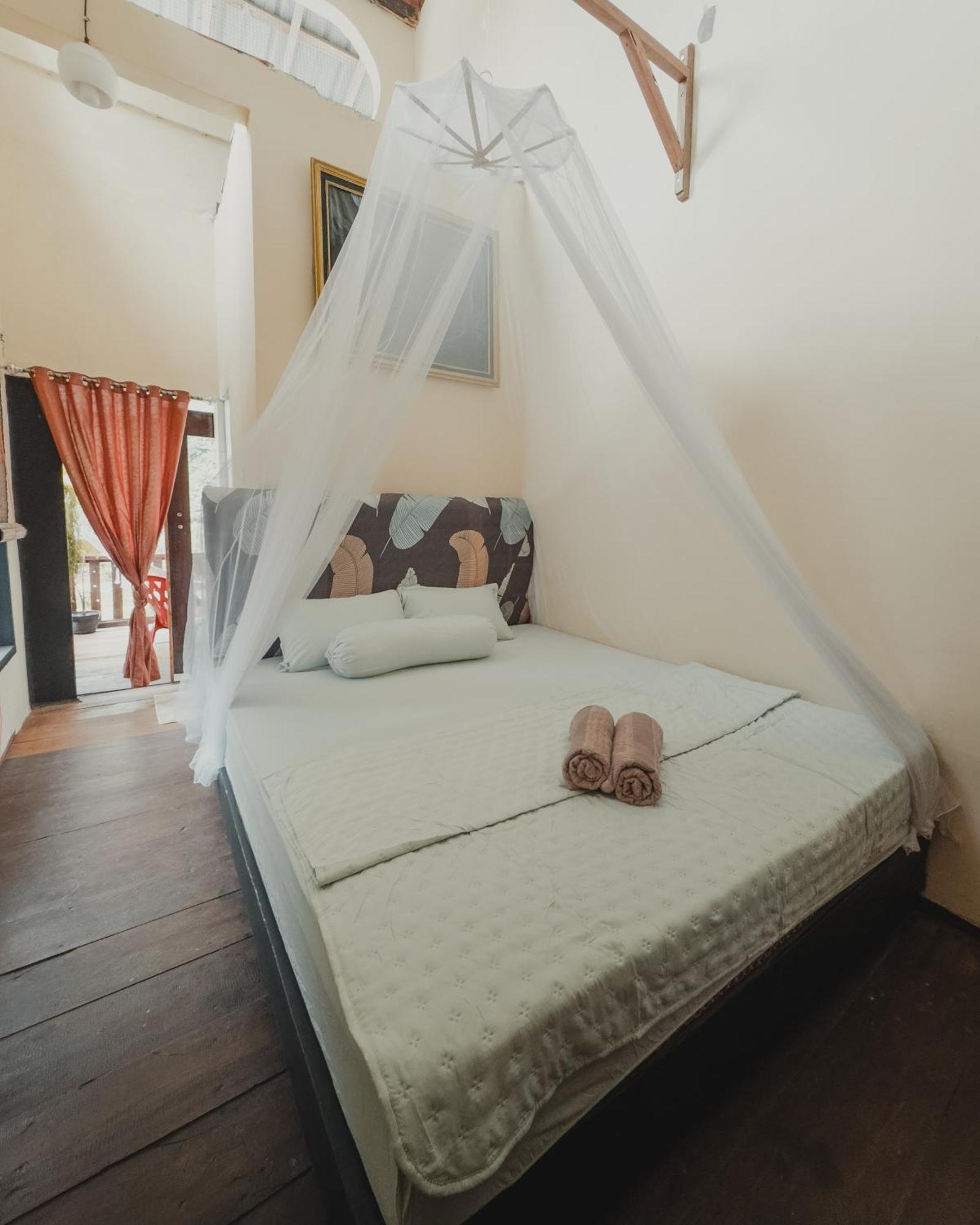 Charlys Little House Hotel Bukit Lawang Buitenkant foto
