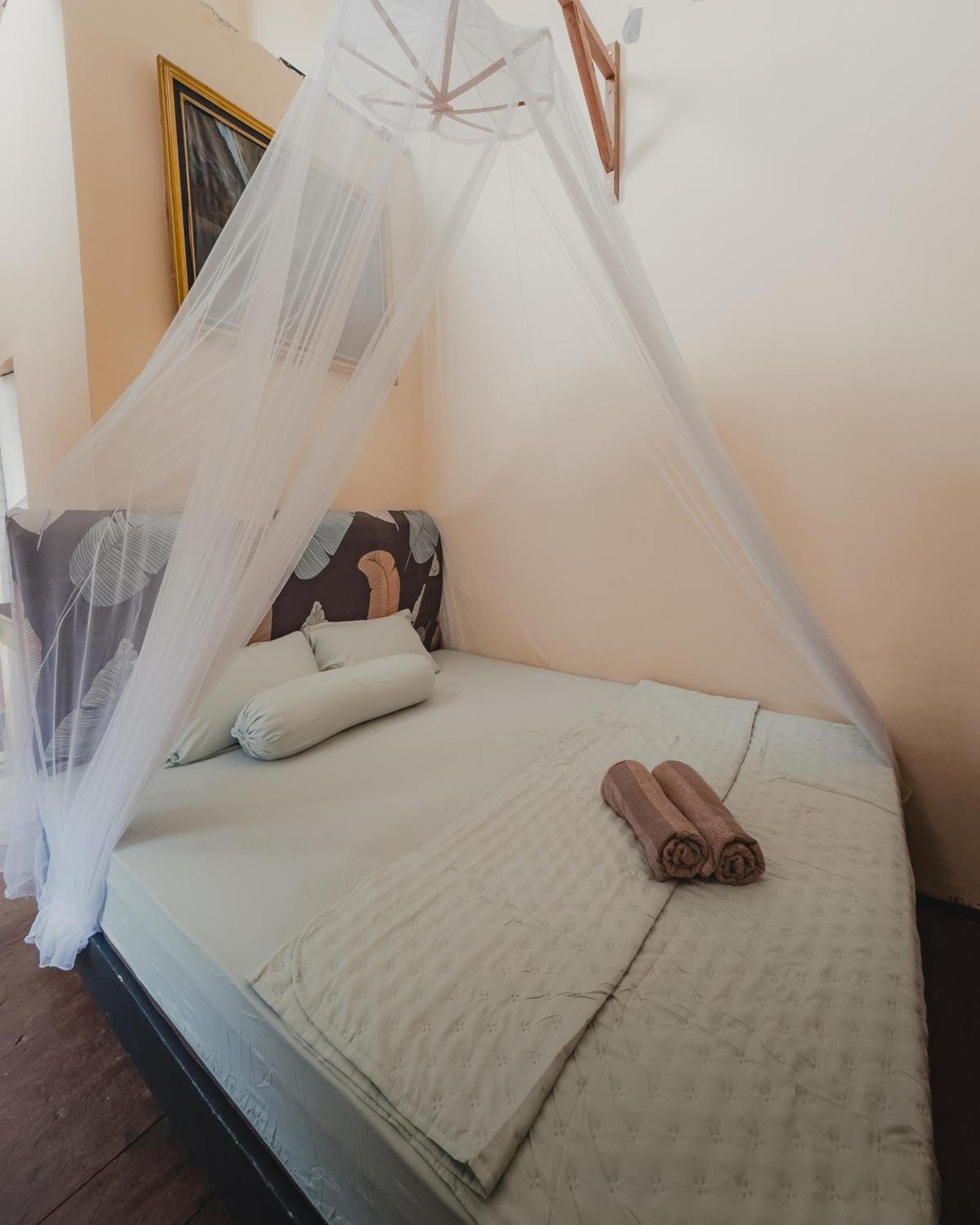 Charlys Little House Hotel Bukit Lawang Buitenkant foto
