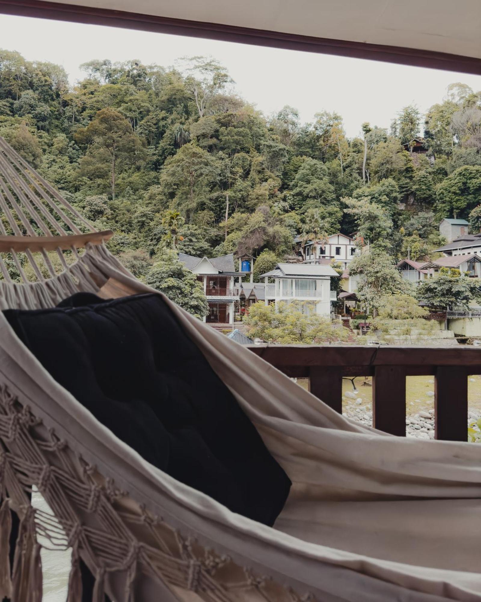 Charlys Little House Hotel Bukit Lawang Buitenkant foto